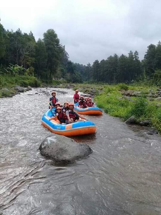 Rafting Sungai Badeng